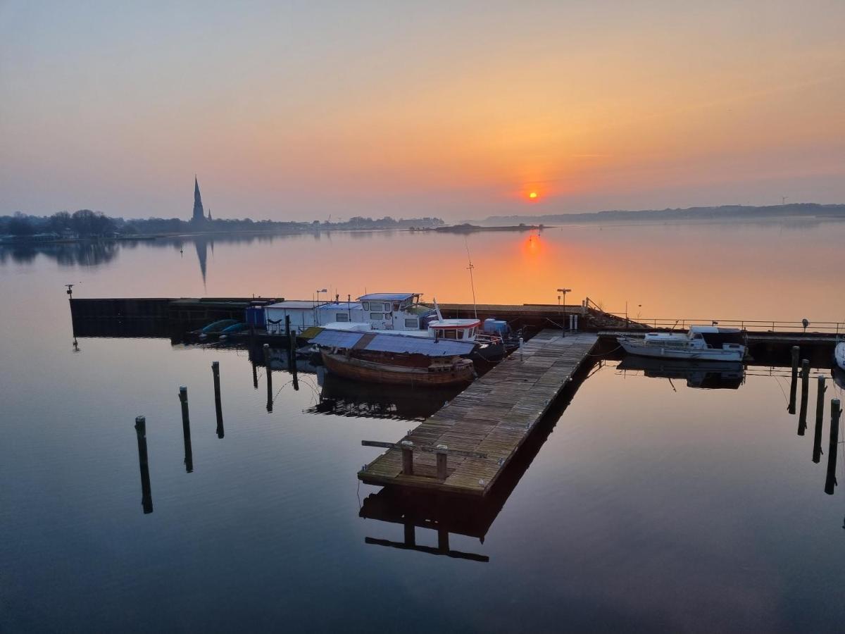Ferienwohnung Schleiloge Mit Panoramablick Auf Die Schlei Schleswig Kültér fotó