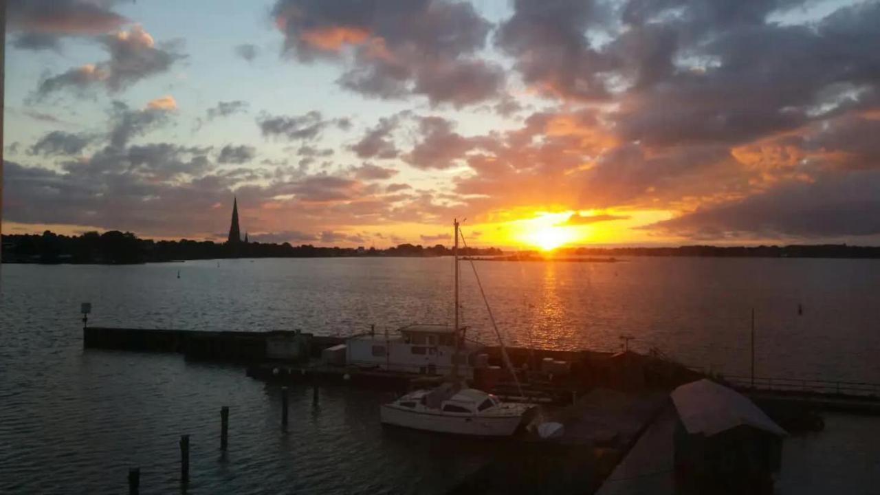 Ferienwohnung Schleiloge Mit Panoramablick Auf Die Schlei Schleswig Kültér fotó